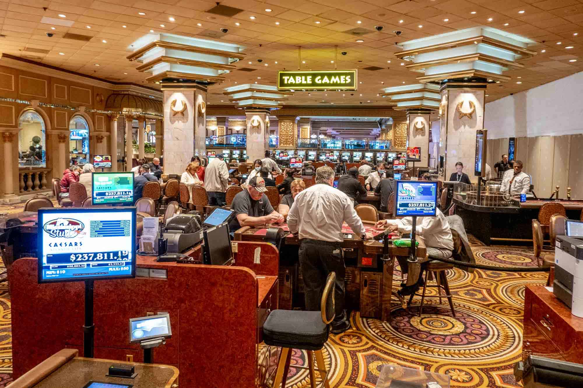 Canlı Blackjack Stratejileri: Hangi Teknik Size Daha Fazla Kazanma Şansı Verir?