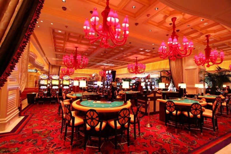 Slots Kazanma Rehberi: Popüler Slot Oyunları ve Stratejiler