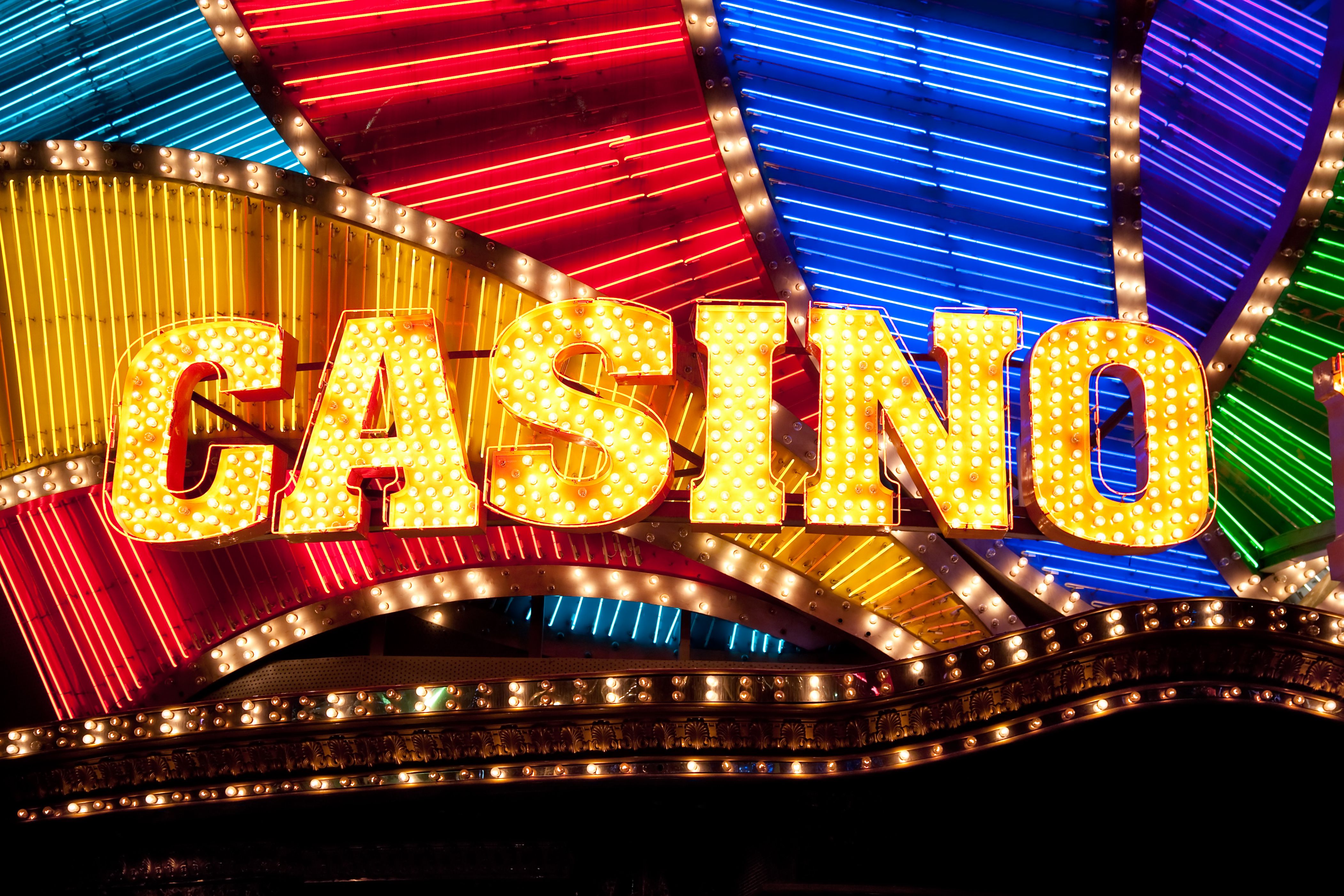 Slots Kazanma Rehberi: Popüler Slot Oyunları ve Stratejiler